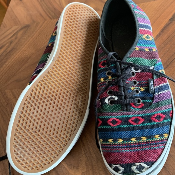 Vans - Picture 3 of 6